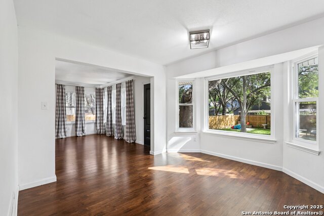 Image 9 of 29 For 13815 Laurel Hollow Dr.