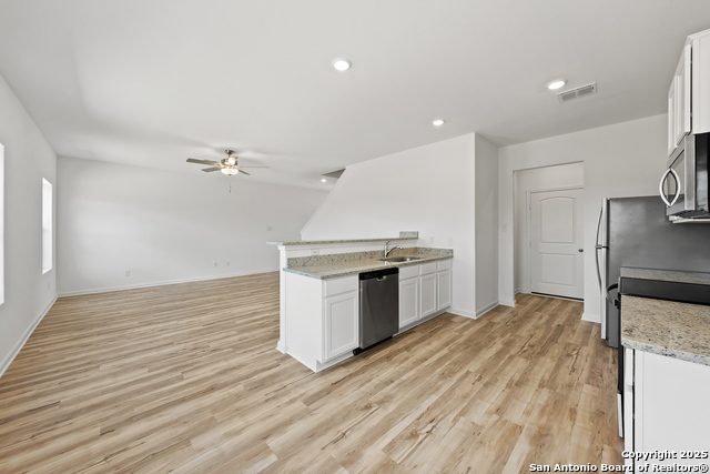 Listing photo id 8 for 11526 Woodpecker Drive