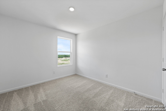 Listing photo id 15 for 11526 Woodpecker Drive
