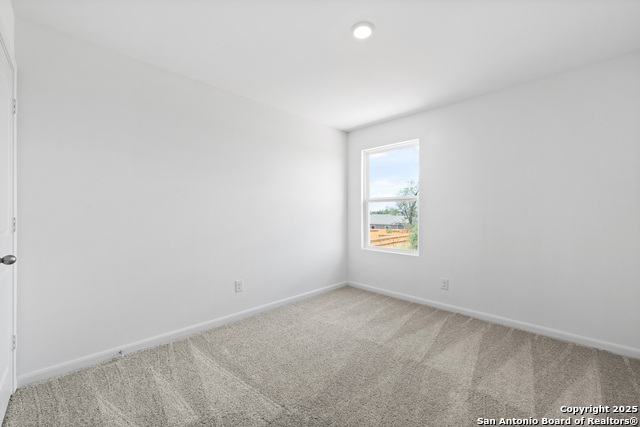 Listing photo id 16 for 11526 Woodpecker Drive