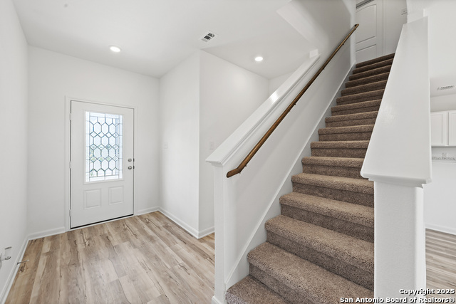 Listing photo id 2 for 11526 Woodpecker Drive