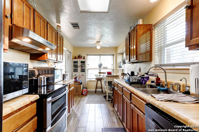 Listing photo id 9 for 8403 S Meadow Bird Circle