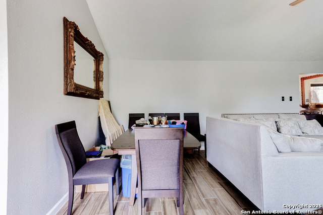 Listing photo id 13 for 8403 S Meadow Bird Circle