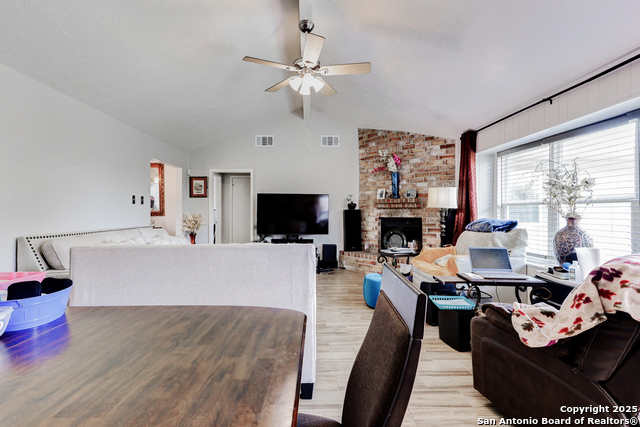 Listing photo id 15 for 8403 S Meadow Bird Circle