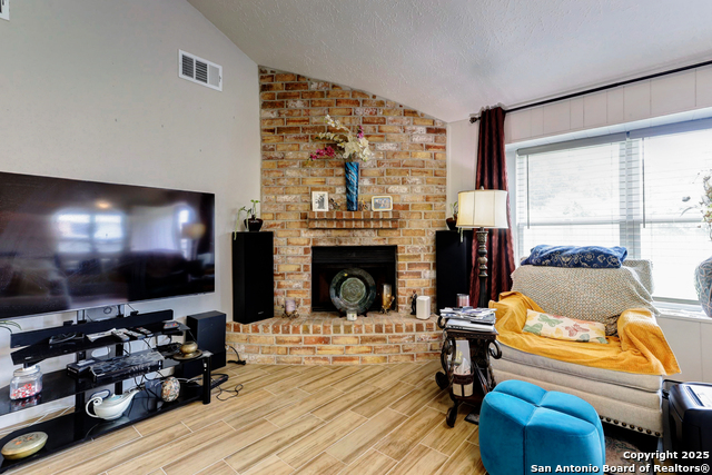 Listing photo id 16 for 8403 S Meadow Bird Circle