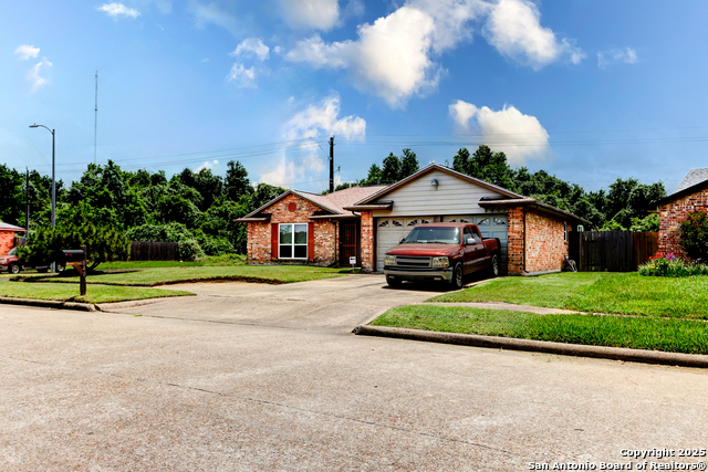 Listing photo id 0 for 8403 S Meadow Bird Circle