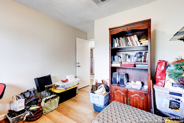 Listing photo id 18 for 8403 S Meadow Bird Circle