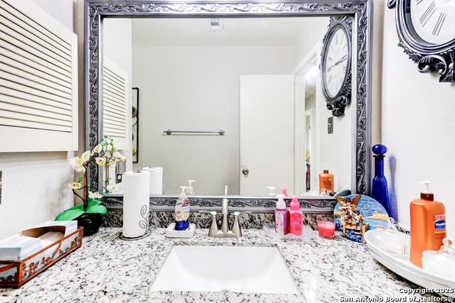 Listing photo id 21 for 8403 S Meadow Bird Circle