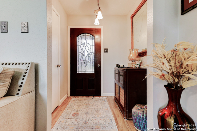 Listing photo id 3 for 8403 S Meadow Bird Circle