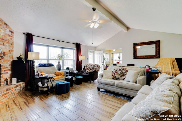 Listing photo id 4 for 8403 S Meadow Bird Circle