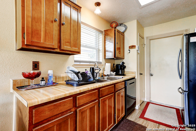 Listing photo id 7 for 8403 S Meadow Bird Circle