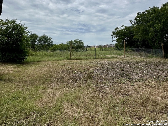 Listing photo id 1 for 5803 Kim Valley