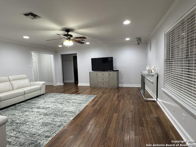 Image 10 of 45 For 740 Deer Cross Ln