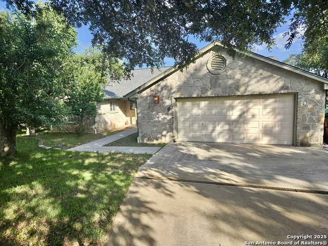 Image 3 of 45 For 740 Deer Cross Ln