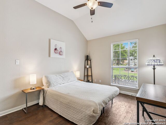 Image 18 of 59 For 1832 Sunnybrook