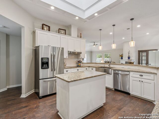 Image 24 of 59 For 1832 Sunnybrook