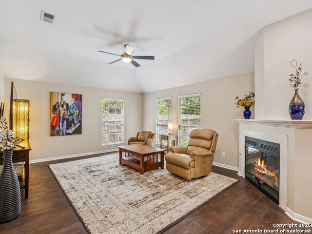 Image 32 of 59 For 1832 Sunnybrook