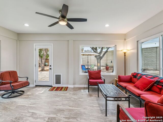 Image 34 of 59 For 1832 Sunnybrook