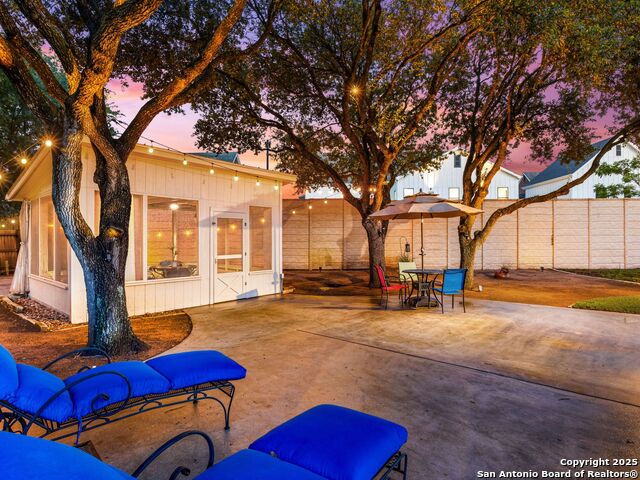 Image 40 of 59 For 1832 Sunnybrook