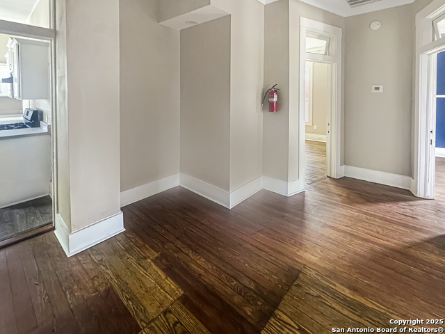Image 14 of 16 For 713 Euclid Ave E 102