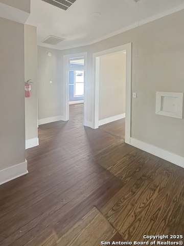 Image 5 of 16 For 713 Euclid Ave E 102