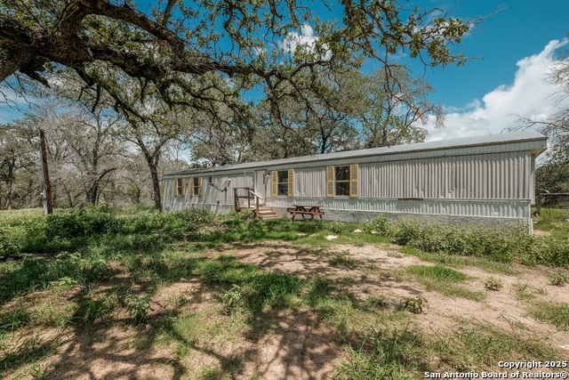 Details for 131 Flores Oaks, Floresville, TX 78114