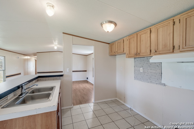 Image 11 of 27 For 131 Flores Oaks