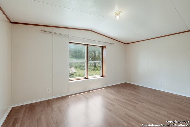 Image 15 of 27 For 131 Flores Oaks