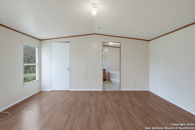 Image 16 of 27 For 131 Flores Oaks