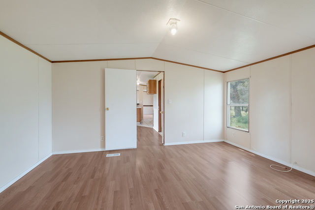 Image 17 of 27 For 131 Flores Oaks