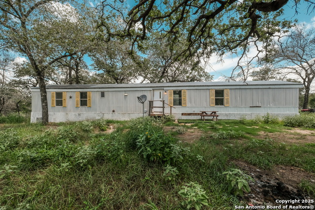 Image 2 of 27 For 131 Flores Oaks