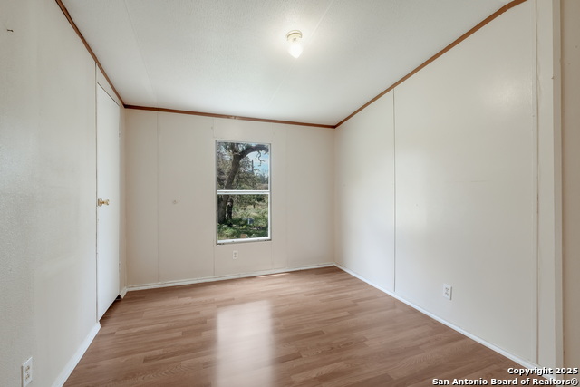 Image 22 of 27 For 131 Flores Oaks