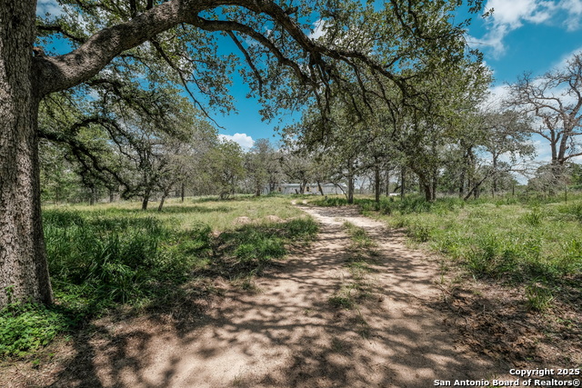 Image 4 of 27 For 131 Flores Oaks