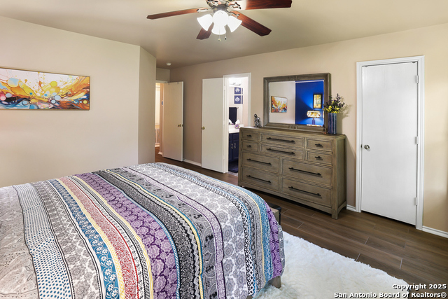 Image 11 of 20 For 8915 Burgandy