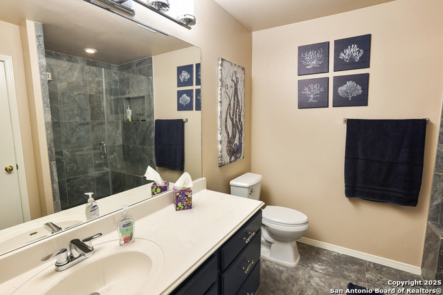 Image 12 of 20 For 8915 Burgandy