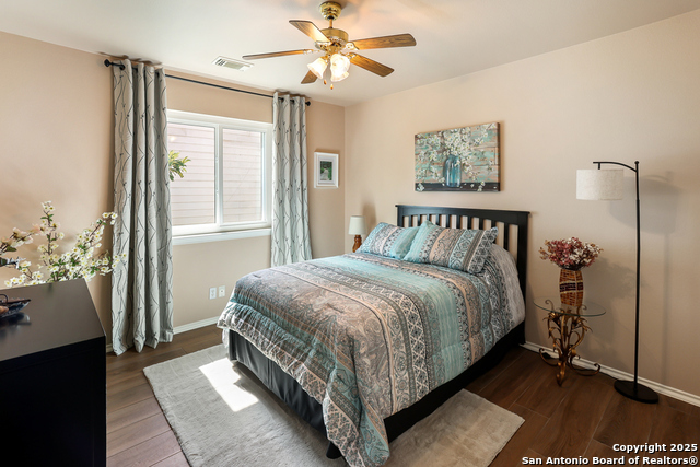Image 15 of 20 For 8915 Burgandy