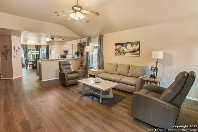 Image 5 of 20 For 8915 Burgandy