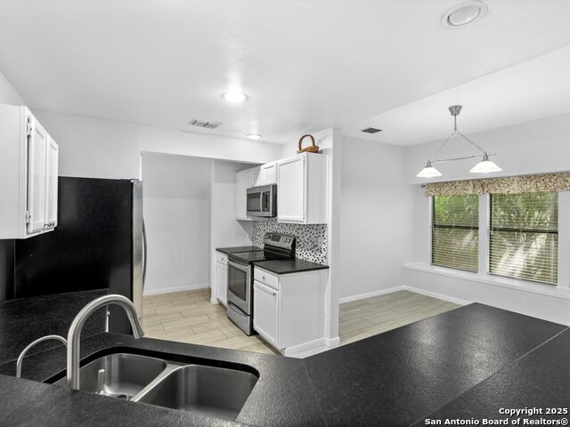 Image 13 of 37 For 5430 Vista Court