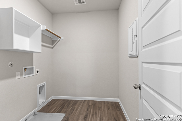 Image 19 of 41 For 10314 Eve Gardens