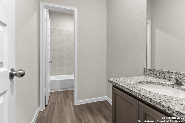 Image 20 of 41 For 10314 Eve Gardens