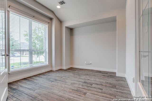 Listing photo id 16 for 7955 Valley Crest