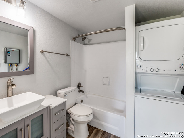 Image 16 of 30 For 238 Ledgeview