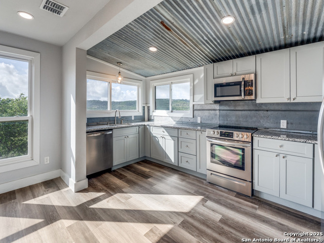 Image 6 of 30 For 238 Ledgeview