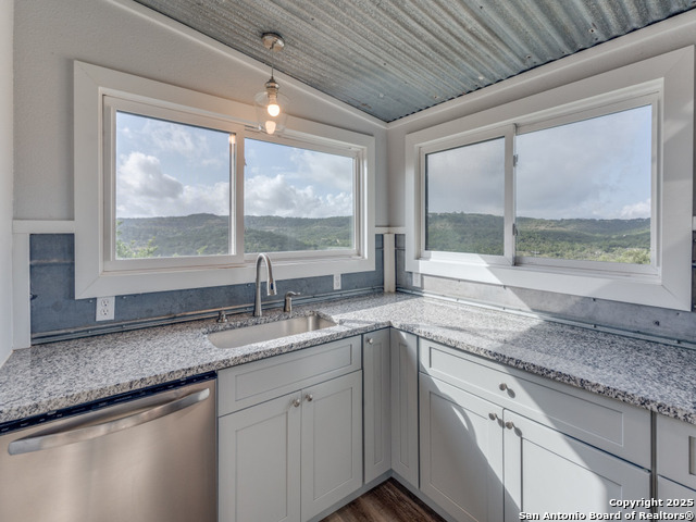 Image 7 of 30 For 238 Ledgeview