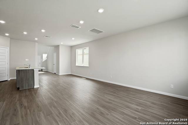 Image 5 of 17 For 10311 Eve Gardens