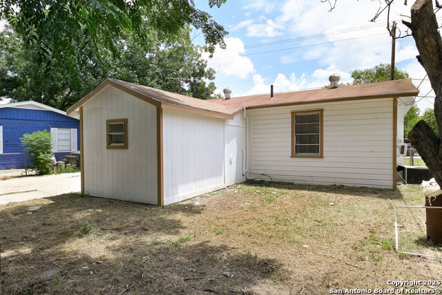 Listing photo id 12 for 5115 Quintard