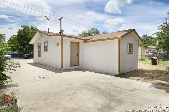 Listing photo id 13 for 5115 Quintard