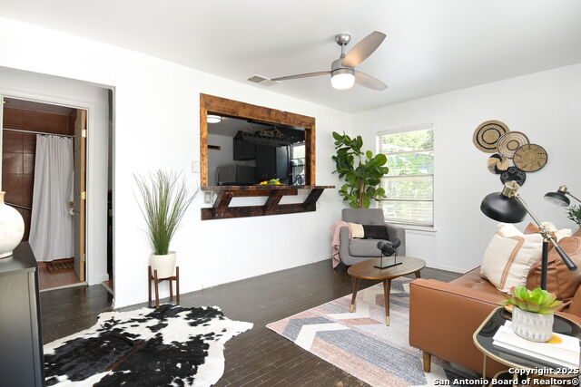 Listing photo id 3 for 5115 Quintard