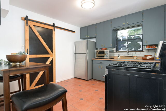 Listing photo id 6 for 5115 Quintard