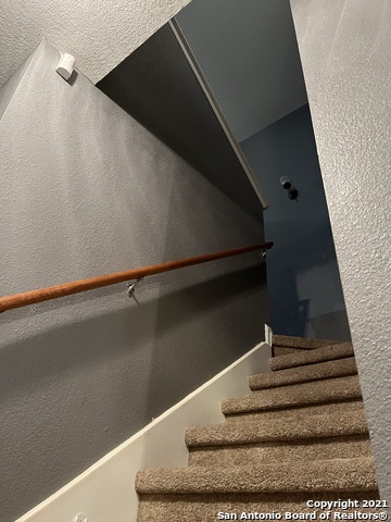 Image 11 of 28 For 15710 Robin View